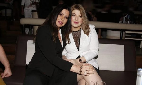 Άντζελα Δημητρίου: Έγινε γιαγιά – Γέννησε η κόρη της Όλγα Κιουρτσάκη