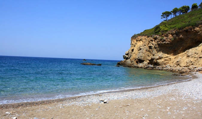 Στο νοσοκομείο 15χρονος από την Αλόννησο – Έπεσε στη θάλασσα από ύψος 4 μέτρων