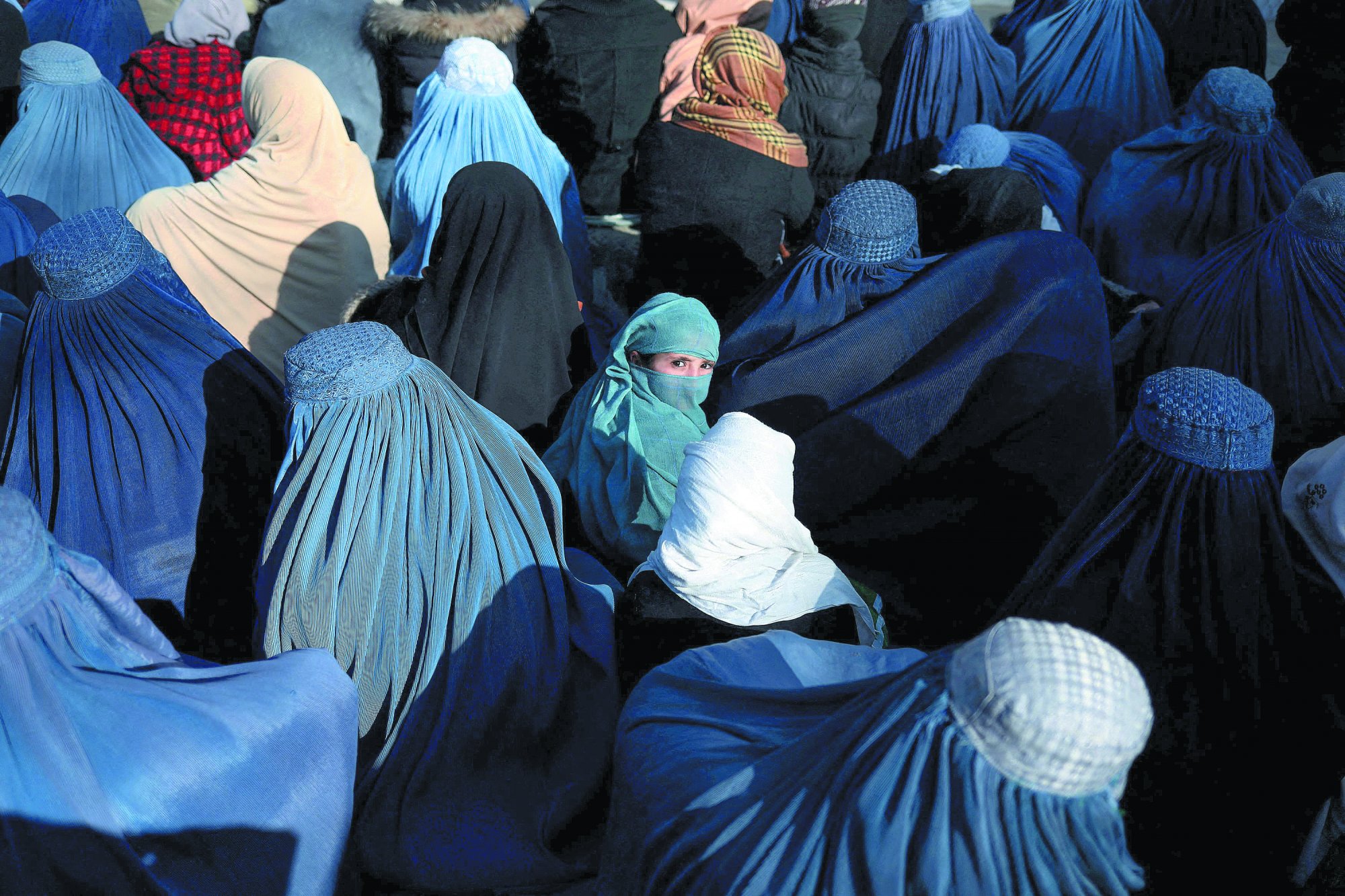 Αφγανιστάν: Σαν φυλακισμένες οι γυναίκες - Τέλος και οι βόλτες στο πάρκο