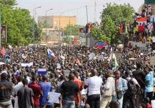 Πραξικόπημα στον Νίγηρα: Αναστολή προγραμμάτων διεθνούς βοήθειας από τις ΗΠΑ