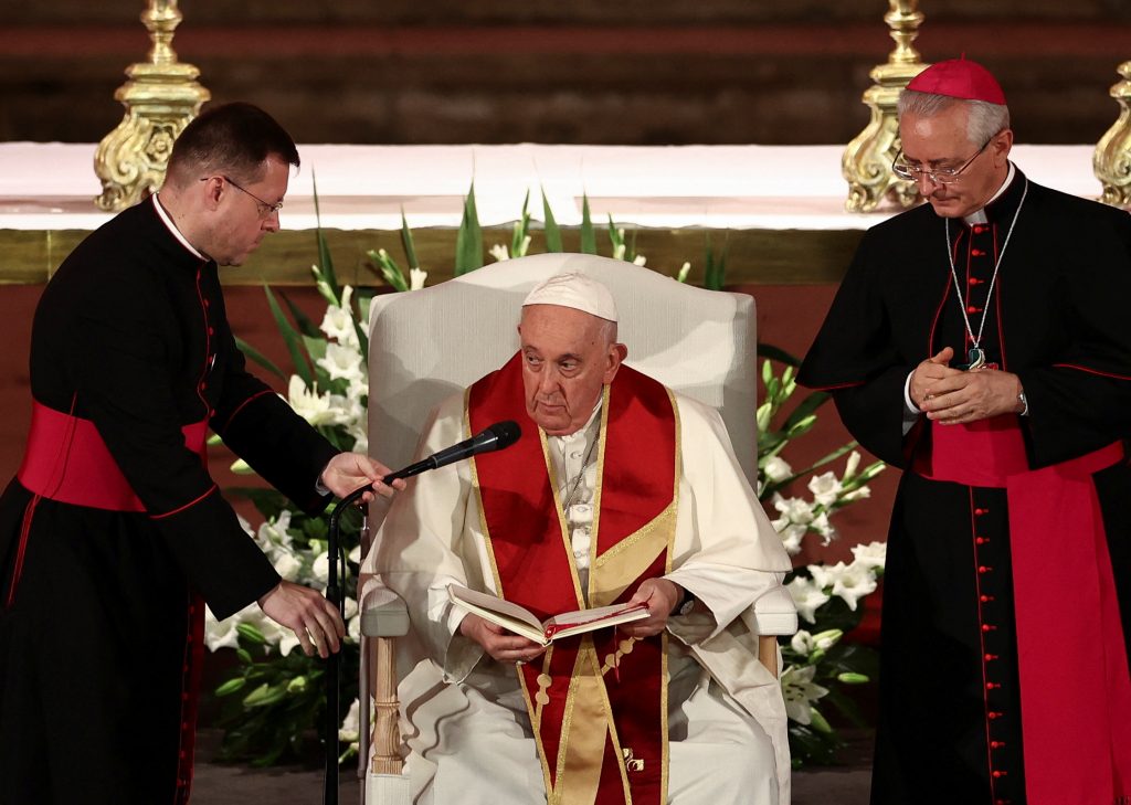 Πάπας Φραγκίσκος στους ιερείς – «Ακούστε την κραυγή οδύνης των θυμάτων σεξουαλικής κακοποίησης»