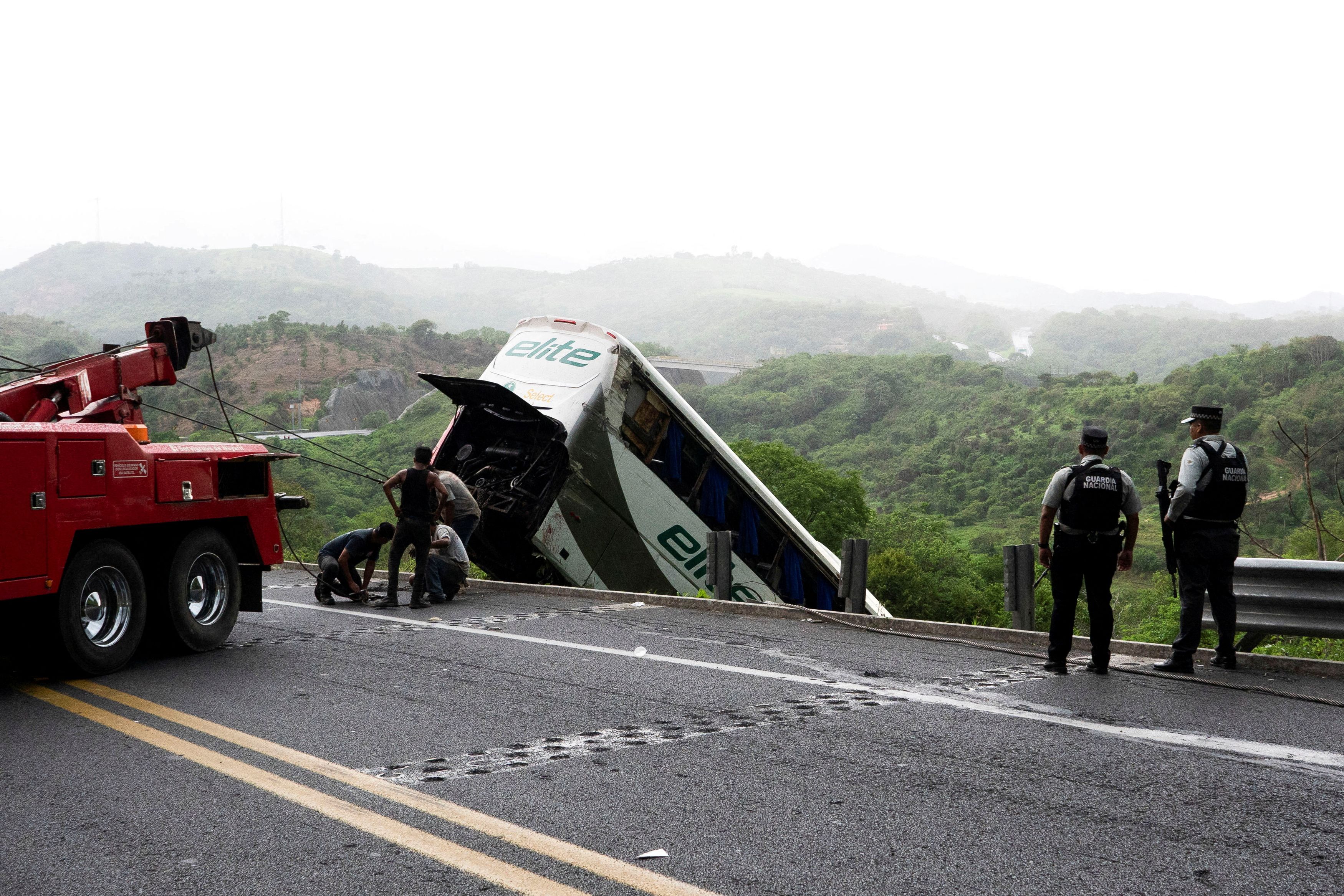 Μεξικό: Μετανάστες οι επιβάτες του λεωφορείου που έπεσε σε χαράδρα - Ανήλικοι ανάμεσα στα θύματα