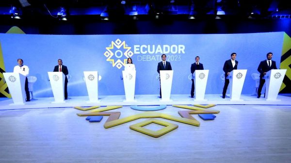 Εκλογές στον Ισημερινό: Η κενή θέση του δολοφονημένου υποψήφιου προέδρου «σημάδεψε» το debate