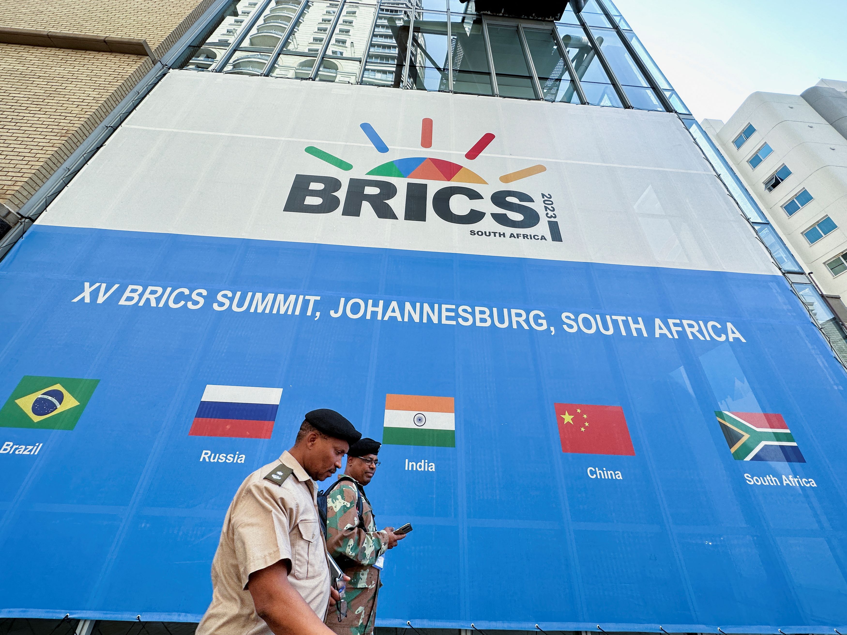 Οι BRICS θα αποτελέσουν τελικά την εναλλακτική απέναντι στη Δύση;