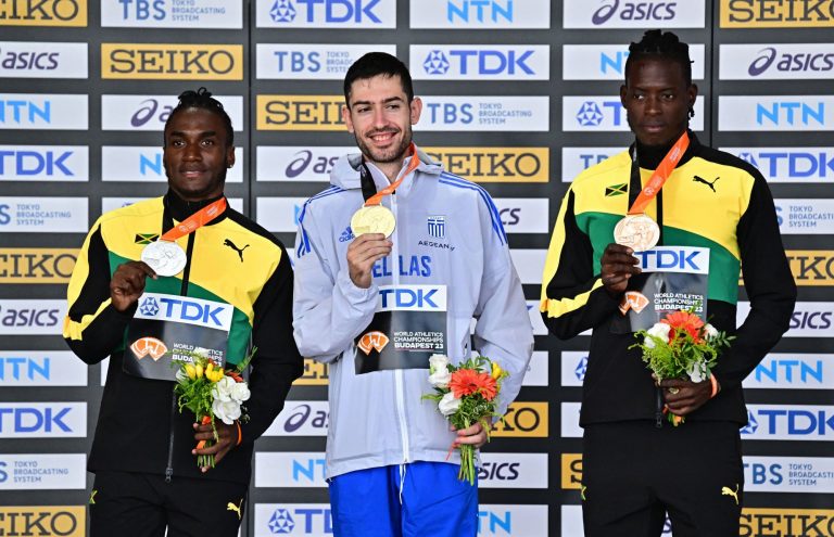 Μίλτος Τεντόγλου: Δείτε την τελετή απονομής του χρυσού μεταλλίου στον παγκόσμιο πρωταθλητή από τα Γρεβενά