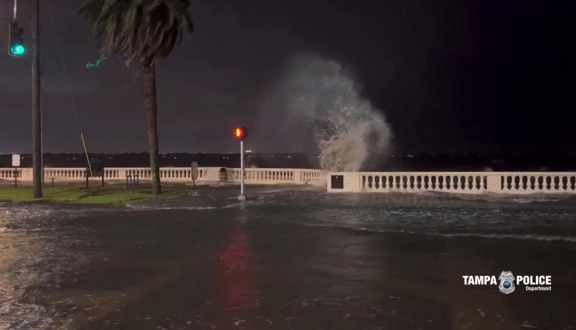 Στο έλεος του τυφώνα Ιντάλια η Φλόριντα – Άνευ προηγούμενου καταιγίδες και καταστροφικοί άνεμοι