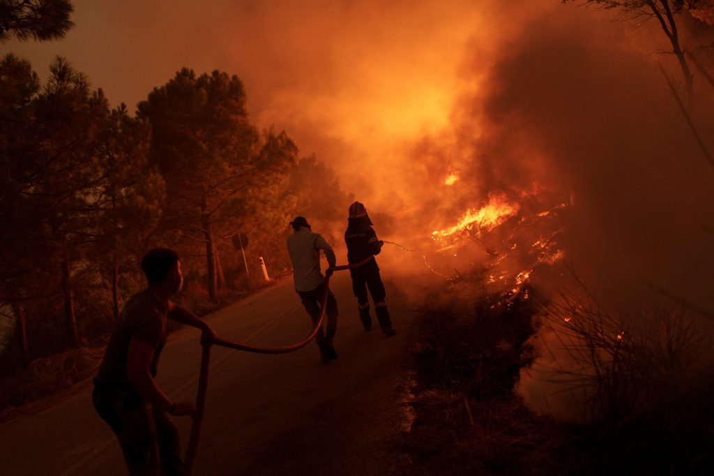 Πυρκαγιές: «Στα 32 χρόνια υπηρεσίας δεν έχω ζήσει παρόμοιες ακραίες συνθήκες», λέει ο αρχηγός της Πυροσβεστικής