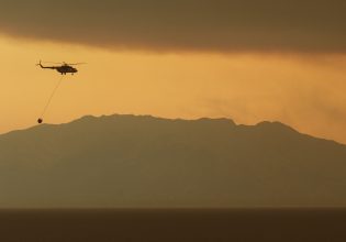 Φωτιές: Κατασβέστηκε η φωτιά στη Σαμοθράκη – Χωρίς ρεύμα για δεύτερη μέρα το νησί