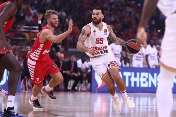 Χαμός με Μάικ Τζέιμς – Εντονη φημολογία για Ολυμπιακό