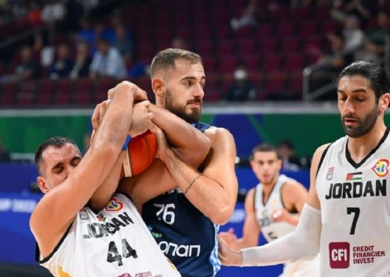 Χατζηδάκης: «Έχουμε μπροστά μας δύο τελικούς»