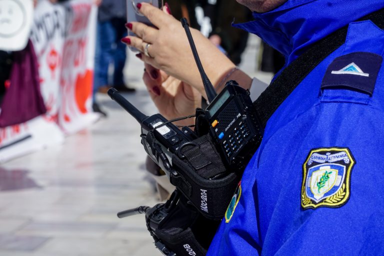 Δολοφονία στη Νέα Φιλαδέλφεια: Καρατομήσεις 7 αξιωματικών πριν την ΕΔΕ – Παραδοχή των λαθών της ΕΛ.ΑΣ. από Οικονόμου