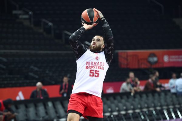 Ο Τζέιμς αναφέρθηκε στον Σλούκα και το… θέμα με τις ηλικίες τους