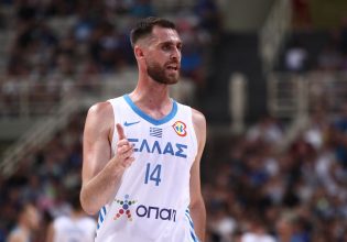 Αποχώρησε με ενοχλήσεις στα πλευρά ο Παπαγιάννης