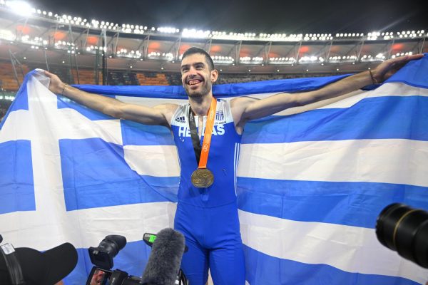 Νέος θρίαμβος για τον Μίλτο Τεντόγλου – Πήρε το χρυσό μετάλλιο και στο Παγκόσμιο πρωτάθλημα με 8,52 μ.