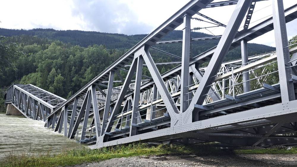 Νορβηγία: Σιδηροδρομική γέφυρα κατέρρευσε από τις πλημμύρες - Δεν υπάρχουν θύματα