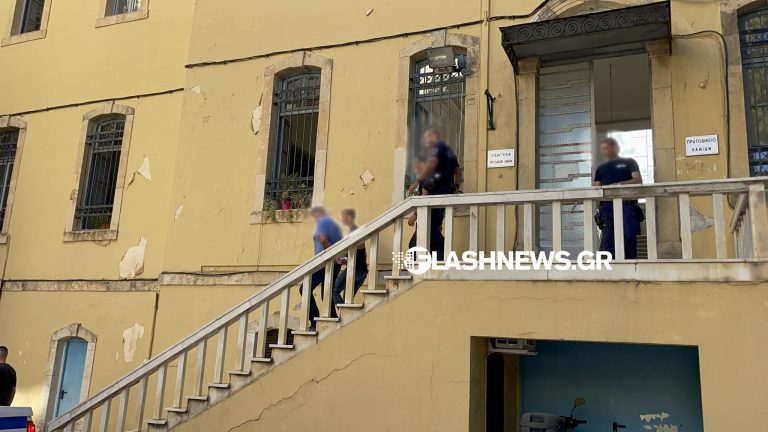 Αστυνομικός στα Χανιά: Προθεσμία για να απολογηθεί πήρε ο αξιωματικός – Ελεύθερος με περιοριστικούς όρους ο γιος του