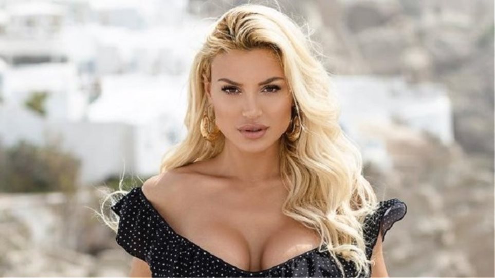 Αλεξάνδρα Παναγιώταρου: Οι σέξι εμφανίσεις της στη Μύκονο