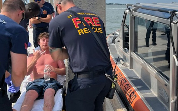 Ναυάγιο στη Φλόριντα: Άνδρας διασώθηκε μετά από 35 ώρες στη θάλασσα