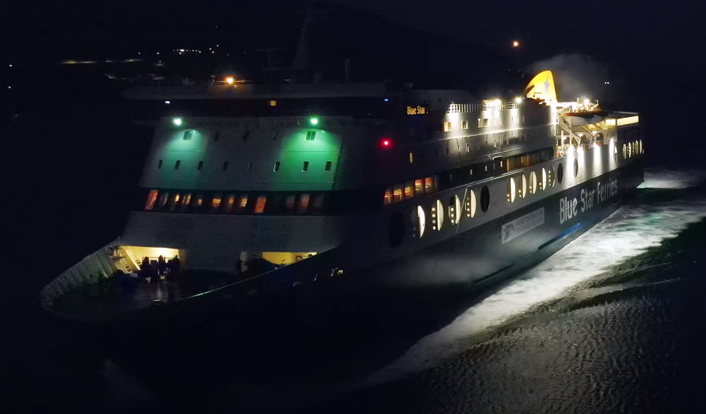 Πλοίο στην Κάλυμνο: Έδεσε μέσα σε μόλις τρία λεπτά στο λιμάνι με εντυπωσιακή μανούβρα