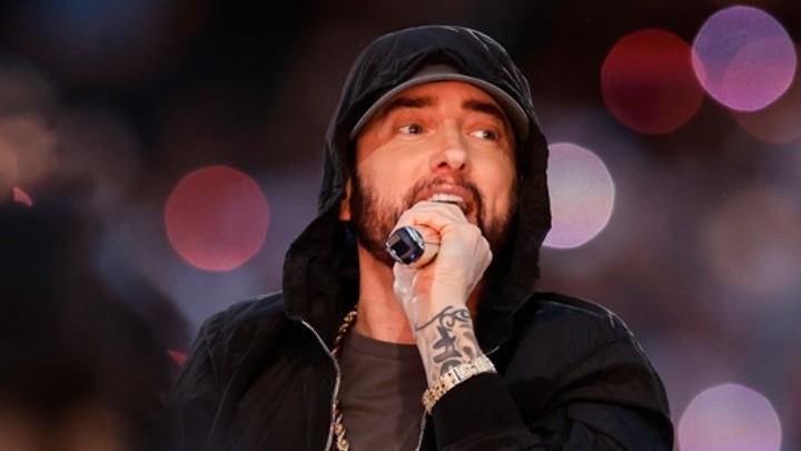 Eminem: «Σταμάτα να «ραπάρεις» με τα τραγούδια μου»