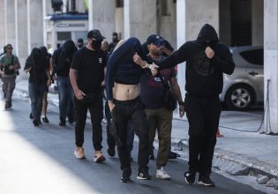 Στη φυλακή κατηγορούμενοι για τη συμπλοκή στη Νέα Φιλαδέλφεια – Τι είπαν στις απολογίες τους