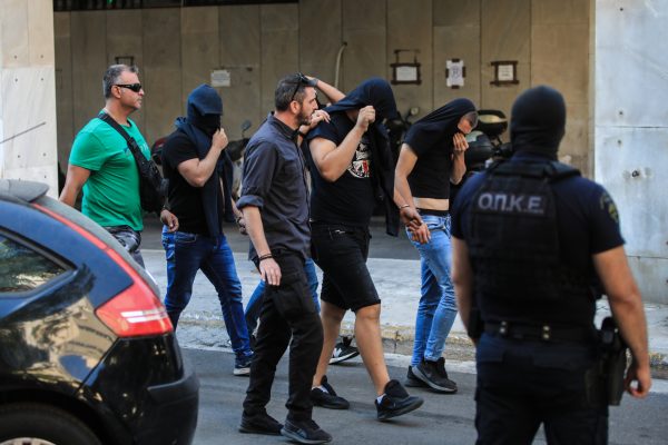 Νέα Φιλαδέλφεια: «Έλεγαν ότι δεν ήταν στην Αθήνα» – Αστυνομικοί περιγράφουν τα πρώτα λόγια των Κροατών χούλιγκαν