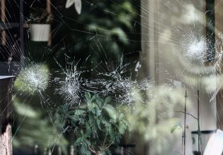 Δύο συλλήψεις για την καταδρομική επίθεση σε καφετέρια στη Λεωφόρο Αλεξάνδρας