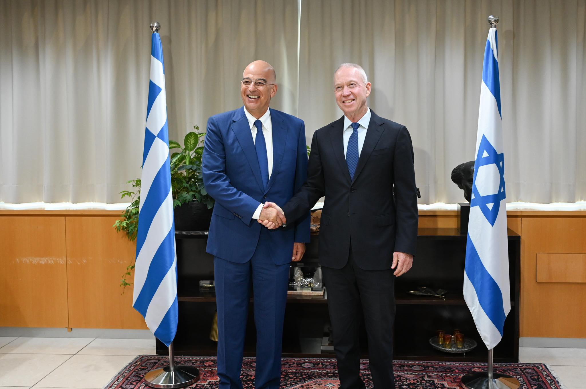 Νίκος Δένδιας: «Είμαι αποφασισμένος να εμπλουτίσω την αμοιβαία αμυντική βιομηχανική συνεργασία με το Ισραήλ»