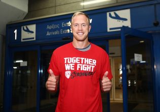 Έφτασε στην Αθήνα για τον Ολυμπιακό ο Σίκμα (pics)