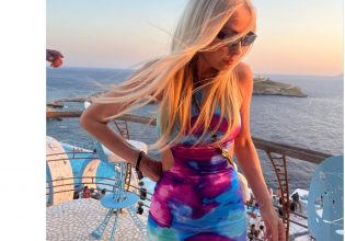 Γωγώ Μαστροκώστα: Οικογενειακές στιγμές στα ελληνικά νησιά