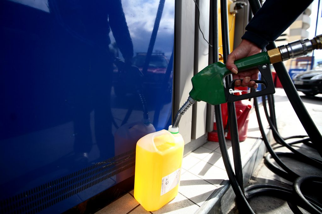 Καύσιμα: Απόβαση ελεγκτών στα νησιά για τις τιμές στη βενζίνη