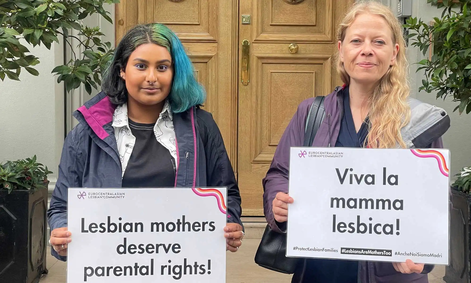 Το Λονδίνο δίπλα στους ΛΟΑΤΚΙ+ γονείς της Ιταλίας – «Ζήτω η λεσβία μητέρα»