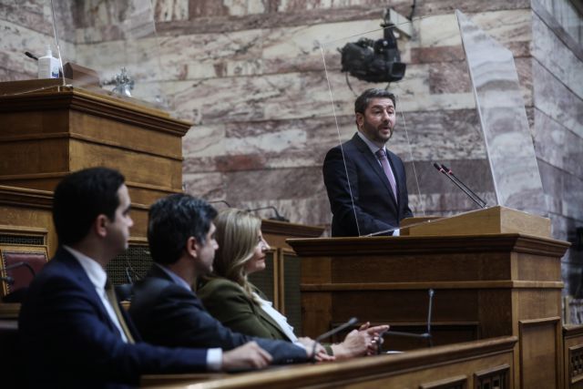 Ανδρουλάκης: Να διεξαχθεί προ ημερησίας διάταξης συζήτηση στη Βουλή για τις φωτιές