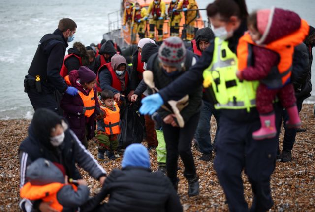 Ρίσι Σούνακ: Θα μπει τέλος στις αφίξεις παράτυπων μεταναστών στη Βρετανία