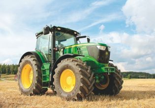 Οδηγός τρακτέρ παρέσυρε σκότωσε και εγκατέλειψε 20χρονο