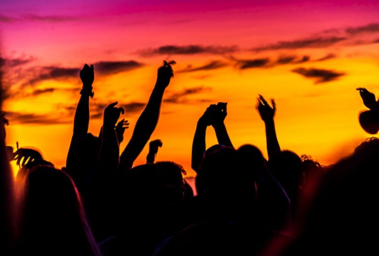 Στην Ιταλία χορεύουν κάτω από τα αστέρια