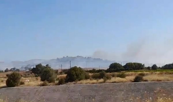 Συναγερμός στο στρατιωτικό αεροδρόμιο Ελευσίνας – Μια «ανάσα» οι φλόγες από την 112 Πτέρυγας Μάχης