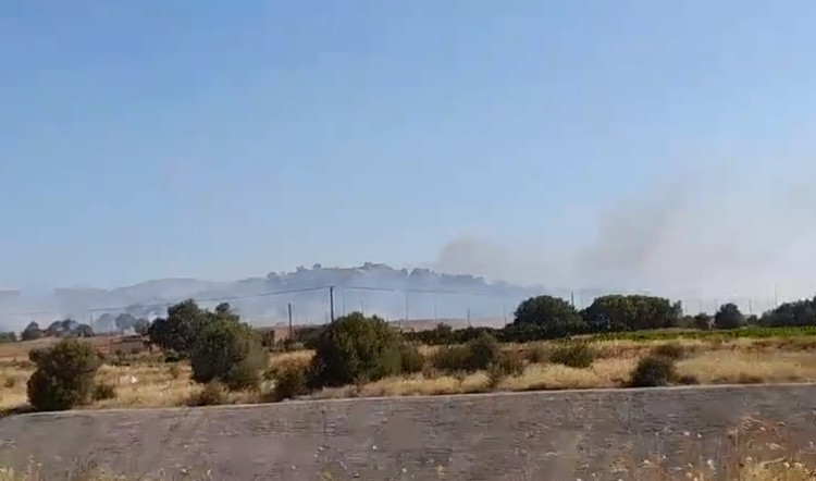 Συναγερμός στο στρατιωτικό αεροδρόμιο Ελευσίνας - Μια «ανάσα» οι φλόγες από την 112 Πτέρυγας Μάχης