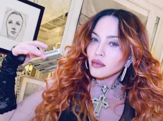 Μαντόνα: Ανανεωμένη και σέξι η τραγουδίστρια στις πρώτες της φωτογραφίες μετά την περιπέτεια με την υγεία της