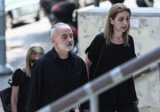 Δολοφονία στη Νέα Φιλαδέλφεια: «Είμαι συγκλονισμένος» δηλώνει ο πατέρας του Άλκη Καμπανού
