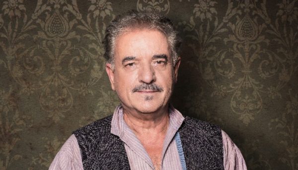 Μιχάλης Μητρούσης: «Το θεωρώ απατεωνιά να πειραματιστεί κανείς με τους αρχαίους κλασικούς»