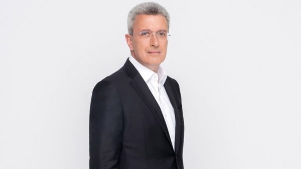 Νίκος Χατζηνικολάου: «Ζεις μέσα στην καρδιά μου… Σε αγαπάω»