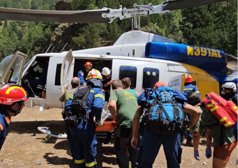 Φαράγγι της Σαμαριάς: Με ελικόπτερο η διακομιδή του τραυματία – Σοβαρή η κατάσταση της υγείας του