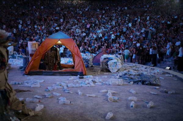 Δημήτρης Καταλειφός για Επίδαυρο: «Γιατί να μην έχει σκουπίδια; Τι να έχει κεριά αναμμένα και εικόνες Αγίων;»