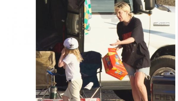 Τόρι Σπέλινγκ: «4η μέρα εδώ και μου λείπουν τόσο πολύ τα παιδιά μου»