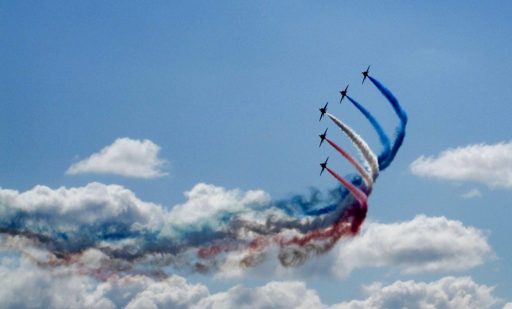 Μίσιγκαν: Αεροσκάφος συνετρίβη κατά τη διάρκεια αεροπορικού show – Σώοι οι δύο πιλότοι