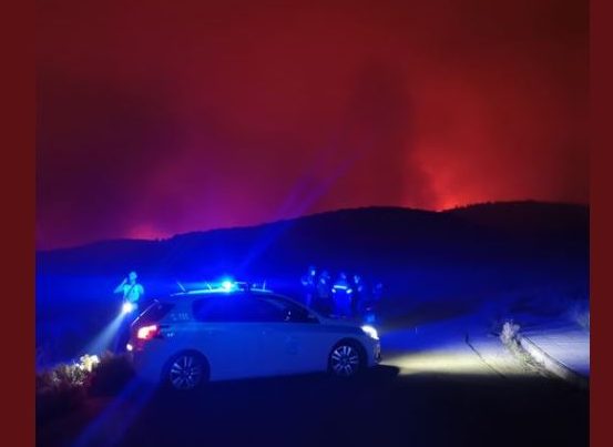Συναγερμός στην Αλεξανδρούπολη: Aνησυχία για αποθήκες πυρομαχικών – Mέσα σε πεδίο βολής το πύρινο μέτωπο