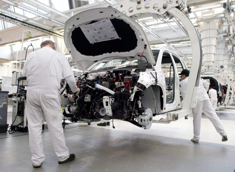 Ημιαγωγοί: Η έλλειψη τσιπ στην αυτοκινητοβιομηχανία «θα διαρκέσει χρόνια»