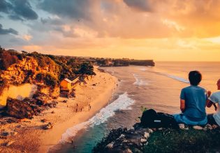 Από την Ψαρρού στην Κοπακαμπάνα – Οι 10 πιο δημοφιλείς παραλίες στον κόσμο