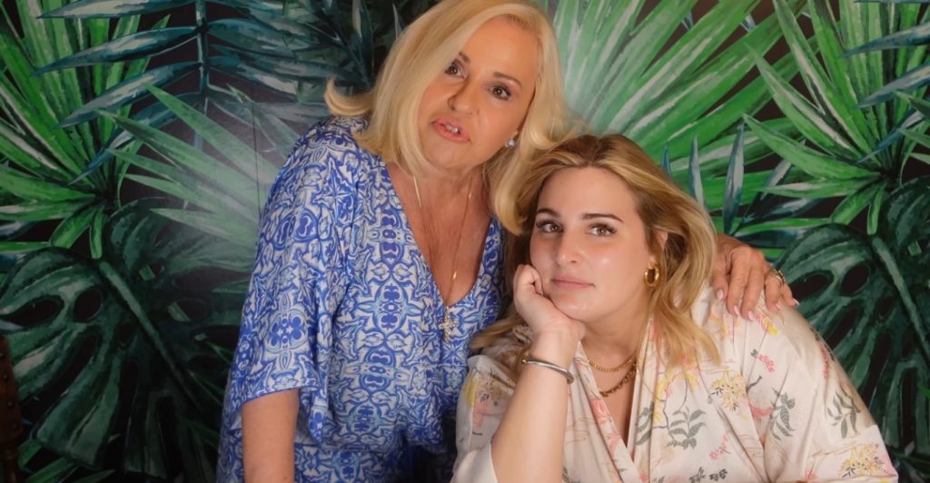 Ρατσιστική επίθεση στην Μπέσσυ Αργυράκη και την κόρη της – «150 κιλά αυτή 200 εσύ»